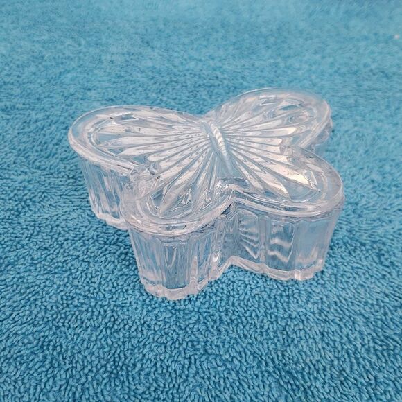 Pretty Crystal Butterfly Lidded Trinket Box - Picture 1 of 8